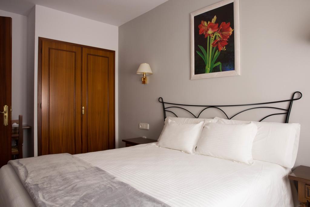 Hotel Bruna Esterri d'Àneu Buitenkant foto