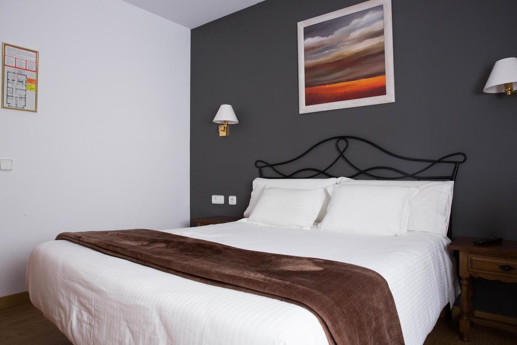 Hotel Bruna Esterri d'Àneu Buitenkant foto