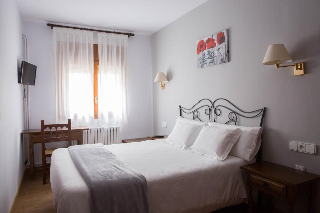 Hotel Bruna Esterri d'Àneu Buitenkant foto